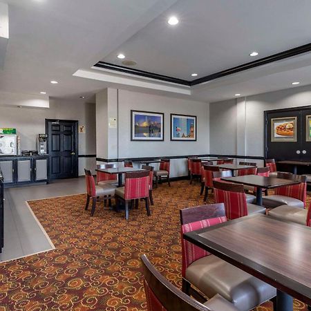 Quality Inn & Suites I-35 E-Walnut Hill Dallas Exteriör bild