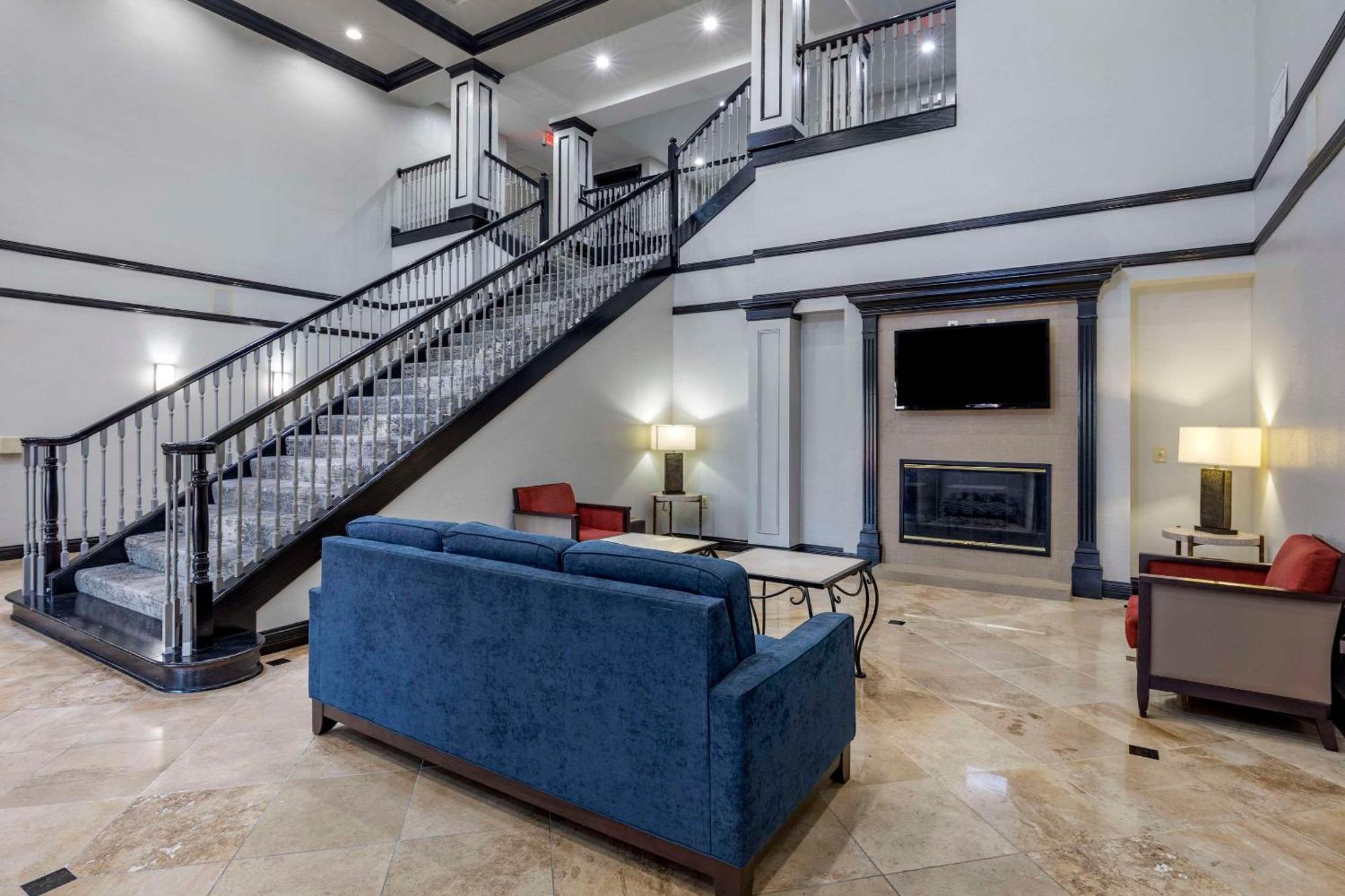 Quality Inn & Suites I-35 E-Walnut Hill Dallas Exteriör bild