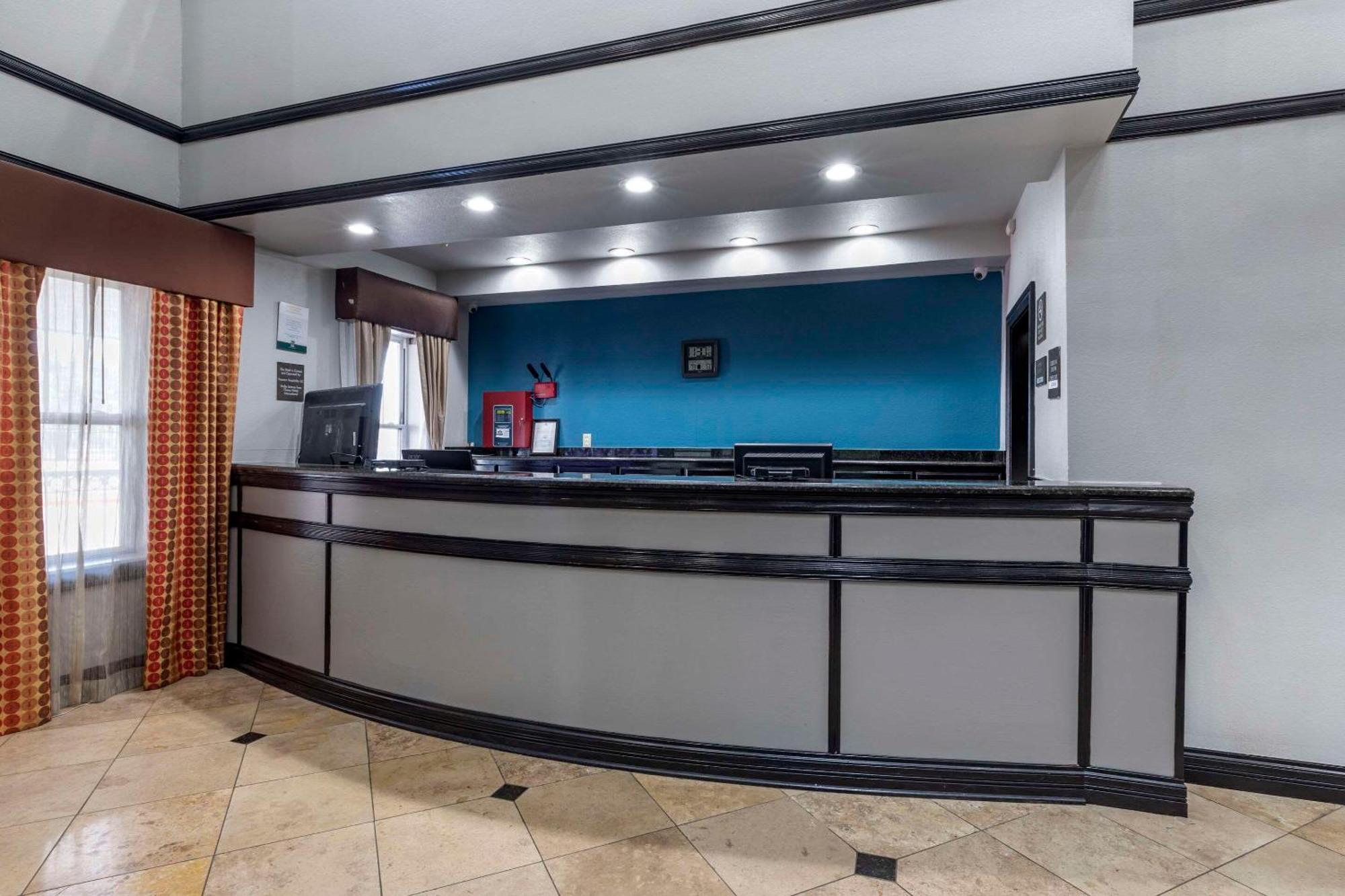 Quality Inn & Suites I-35 E-Walnut Hill Dallas Exteriör bild